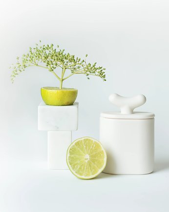 Akebia - pojemnik z porcelany Parian, Kyuka Design