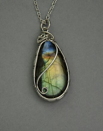 Wisiorek z kolorowym labradorytem wire wrapping labradoryt, Agata Rozanska