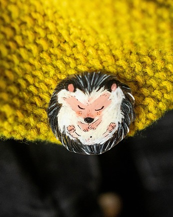 Broszka z jeżykiem, Pintura