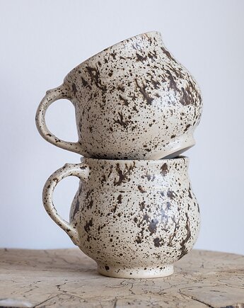 Zestaw kubków nakrapianych, studnia ceramiczna