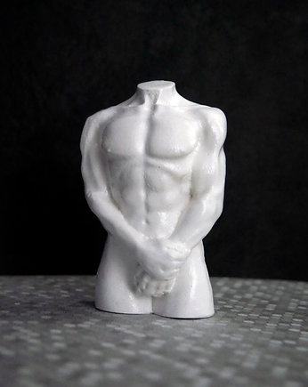 Rzeźba z gipsu, figurka mężczyzny w bieli, wys. 8,4 cm, JBJart Justyna Jaszke