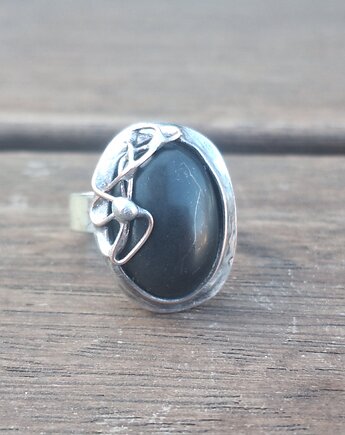 Onyks - pierścionek regulowany, po drugiej stronie lustra