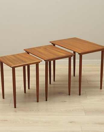 Komplet trzech stolików tekowych, duński design, lata 70, produkcja: Dania, Przetwory design
