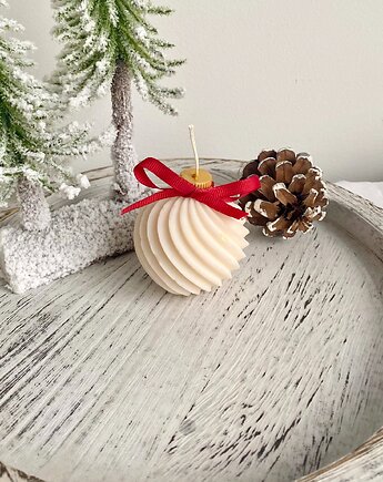Świeca ekologiczna sojowa dekoracyjna "Christmas Bauble " 65x65mm, Coccola JEWELLERY