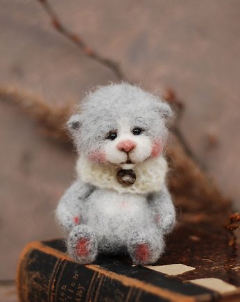 Miś Szarek, BoboLobo Handicraft