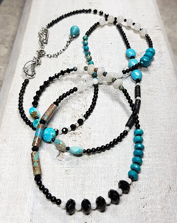 Błękit nieba długi sznur korali   kors1, JanArt