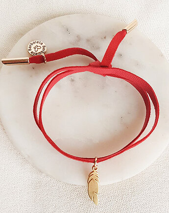 Bransoletka zamszowa z piórkiem czerwona, barboleta