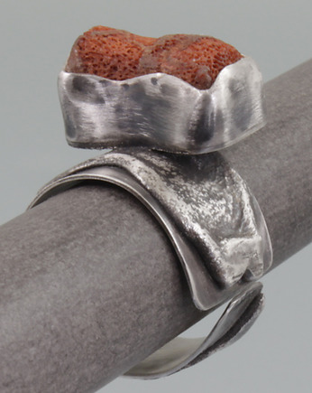 Pierścionek Z koralem, Marta Kepska