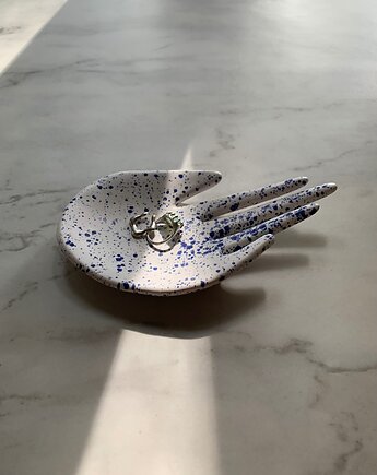 Ceramiczna Dłoń Podstawka na Biżuterię w Niebieskie Ciapki, Maison Fragile