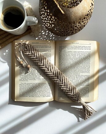 Zakładka do książki-makrama, Zaplątana W Sznurki