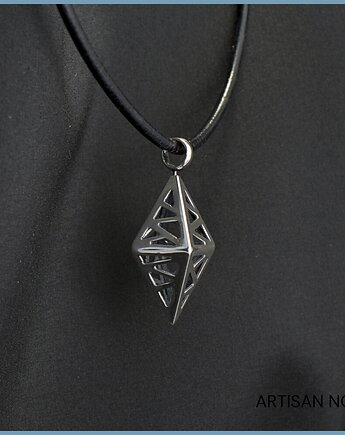PYRAMID SILVER , An Artisan Nova