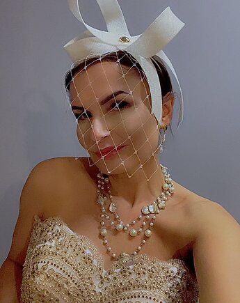 Fascynator ślubny  LORA ECRU  / oraz inne kolory, MONIKA SAXTON LUXURIOUS MILLINERY