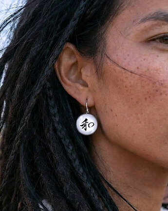 Nagomi - harmonia wewnętrzna - stalowe kolczyki, Makaliboo