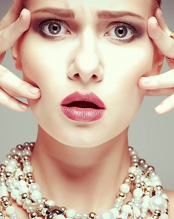 Golden glam model 'pearls', Republika jewelry