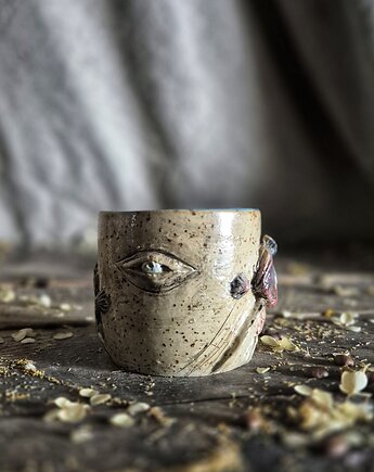 Kubek OKO, Kubek medytacyjny, Czarka 100 ml rzeźbiona, Czarka artystyczna, Fiona Ceramics