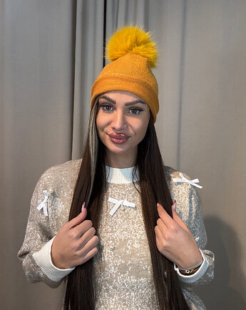 Wiskozowa czapka z pomponem Giallo, SOLO moda