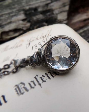 Crystal Halo, MARIAELA