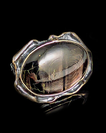 Pierścionek iryzujący hypersten, Pracownia Neores