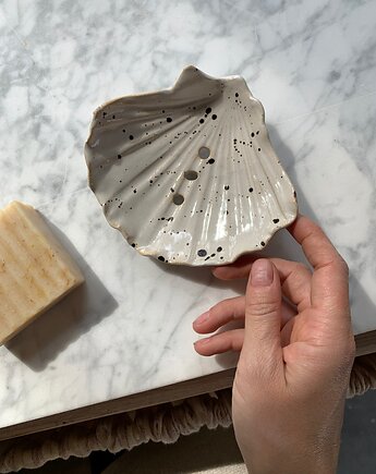 Ceramiczna Mydelniczka Muszla z Odpływem Dalmatyńczyk, Maison Fragile
