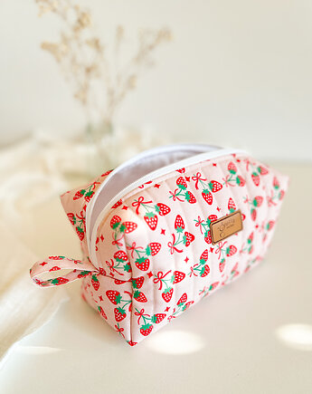 Truskawka - kosmetyczka, gucialoveskids