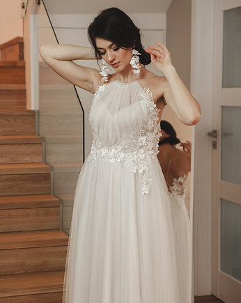 Tiulowa suknia ślubna z dekoltem halter // Luiza, Lucky Dress Atelier
