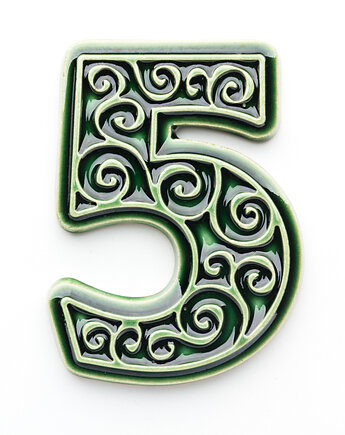Numer mieszkania, cyfra 5 zieleń butelkowa, wysokość 8 cm, pracowniazona