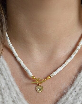 Serce i magnezyt choker, Laoni