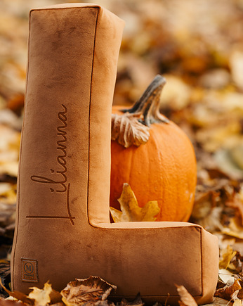 Poduszka dekoracyjna litera, literka, inicjały z imieniem - kolor do wyboru, Mama Otula