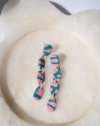 Kolczyki łańcuszki w abstrakcyjny wzór, Dwie Gliny