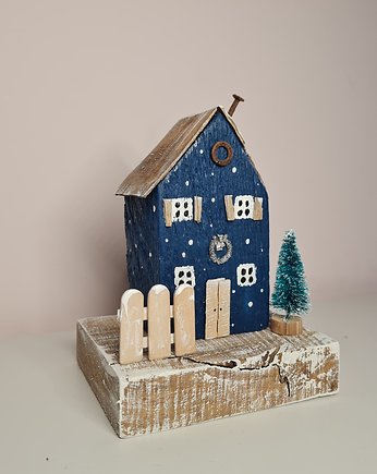 Świąteczna dekoracja na kominek, malutkie drewniane domki, W moim domku
