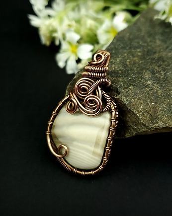 Krzemień pasiasty wisiorek wire wrapping, Blue Pearl Art