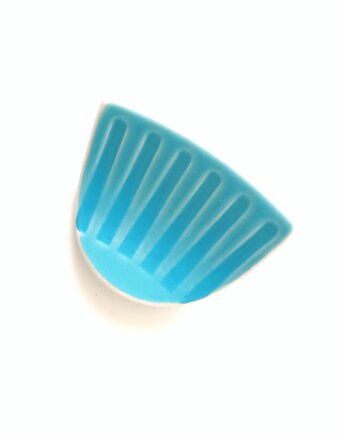 Broszka Pruszków, biżuteria z talerzy