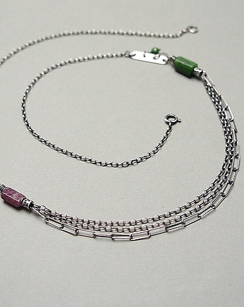 Z chlorofilem w tle naszyjnik, Katia i krokodyl