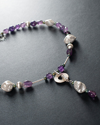 Naszyjnik z perłami i ametystami. [PN6], Anillito