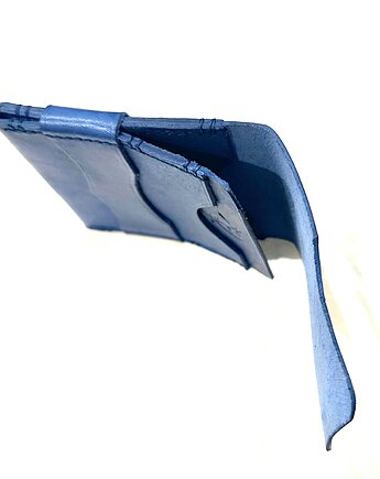 Niebieski portfel skórzany z klapką na karty ręcznie uszyty., Rkabags