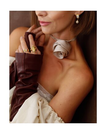 Jedwabny choker, Celina Parysów