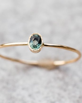 Zielony szafir, delikatny pierścionek złoty, OKAZJE - Prezent na 50 urodziny