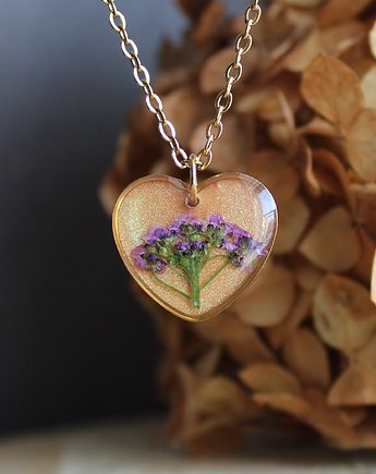 Wisiorek złota zawieszka serce serduszko smagliczka brokat fioletowa, zkwiatem