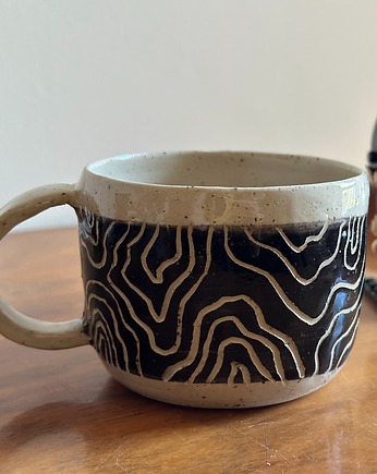 Kubek do kawy lub herbaty, sgraffito, Glina & Lina