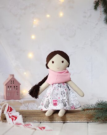 Lala różowa w spódniczce w kotki, szycioteka