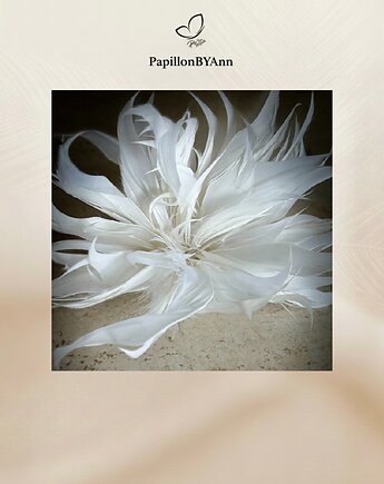 Broszka z piór biała, PapillonBYAnn