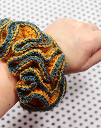 Frotka do włosów scrunchie gumka szydełkowa dwukolorowa Betty, RękaProduction