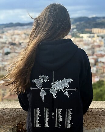 Zaznacz odwiedzone państwa - czarna bluza dla podróżnika z kapturem, Wear Your Journey