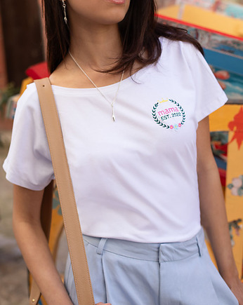 Koszulka z personalizowanym haftem mama, WHITE RVBBIT