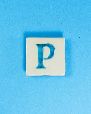 Ceramiczny magnes, niebieska literka P, M.J