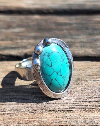 Błękitek - pierścionek regulowany, po drugiej stronie lustra