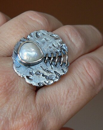 Pierścionek -perła na surowo-, Emilia Woźniak