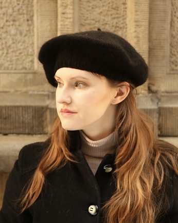 Klasyczny beret z antenką z wełny alpaki czarny, Holy Alpaca Knit