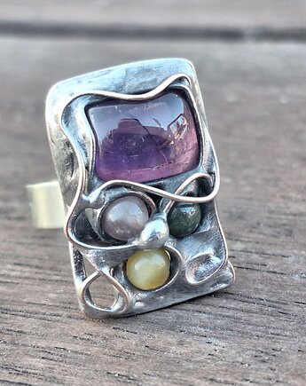 Ametyst i kropki - pierścionek regulowany, po drugiej stronie lustra