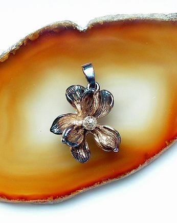 Mała magnolia, VENUS GALERIA